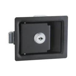 Chapa negra con llave para puerta MS738. Ideal para gabinetes y paneles industriales con cierre seguro y fácil instalación.